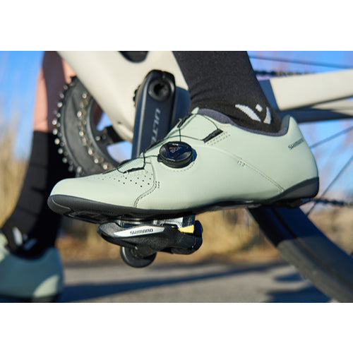 Shimano Tiagra PD-R550 Road Pedals with SM-SH11 Cleats